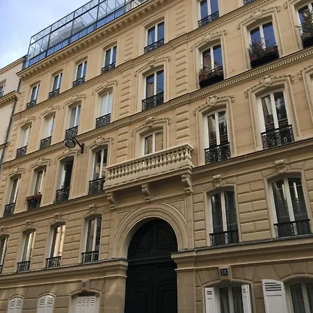 Exceptionnal Duplex On Terrace With Glass Roof And Views Parijs