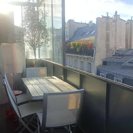 Exceptionnal Duplex On Terrace With Glass Roof And Views * Parijs